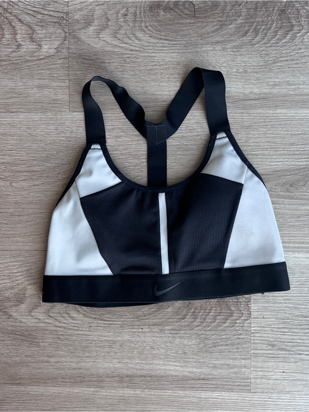 Nike Dri-FIT Women’s Sports Bra Racerback Wireless S Black Gray Reflective